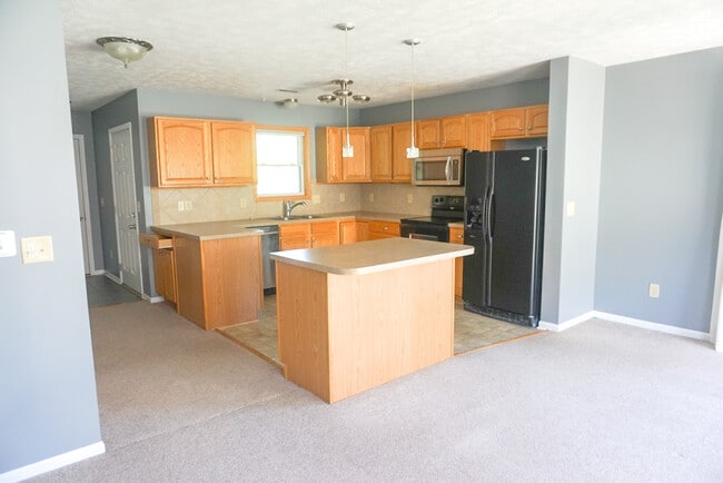 Building Photo - 3633 McLaughlin Dr