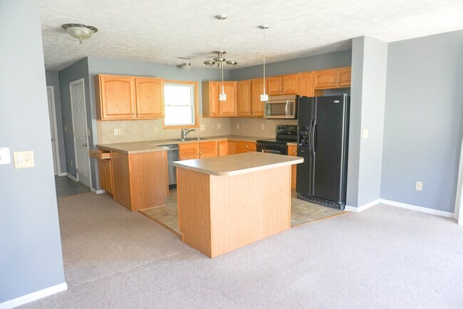 Foto del edificio - 3633 McLaughlin Dr