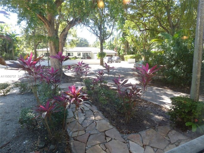 Foto del edificio - 409 Marmore Ave