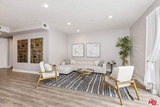Foto del edificio - 11851 Laurelwood Dr