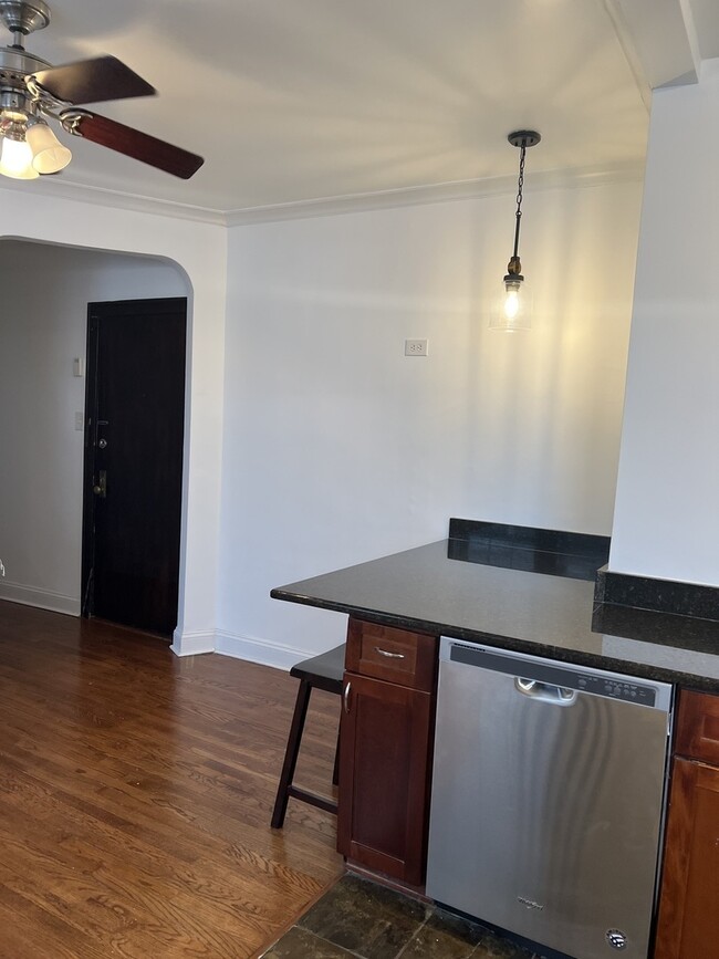 Foto del edificio - 4838 W Henderson St