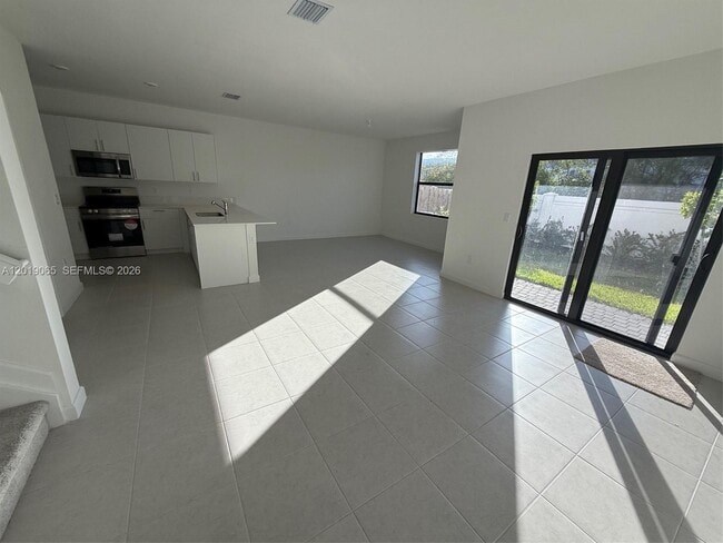 Building Photo - 4957 Oakmont Dr