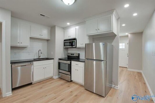 Foto del edificio - 4104 Mc Vay St SW