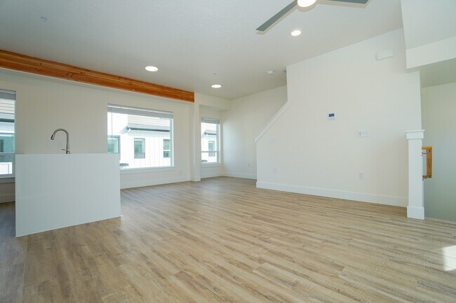 Building Photo - 4625 N Iota Ln