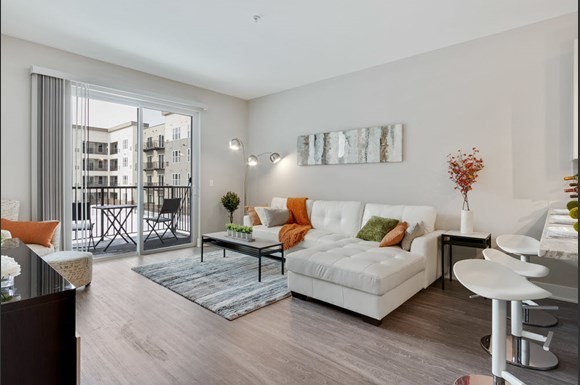 Building Photo - Great Amenities! Gorgeous Apartment Home!