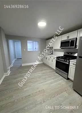 Building Photo - 533 N Streeper St