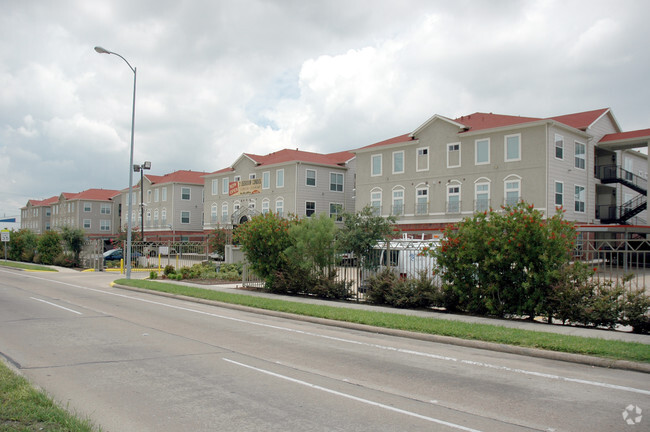 Building Photo - Wilcrest Garden Condominiums