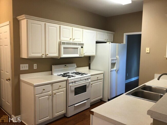 Building Photo - 304 Tall Oaks Ct