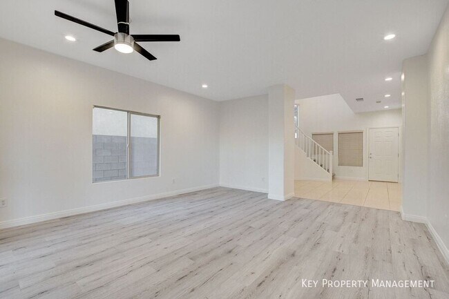Building Photo - 1068 Riddle Glen St