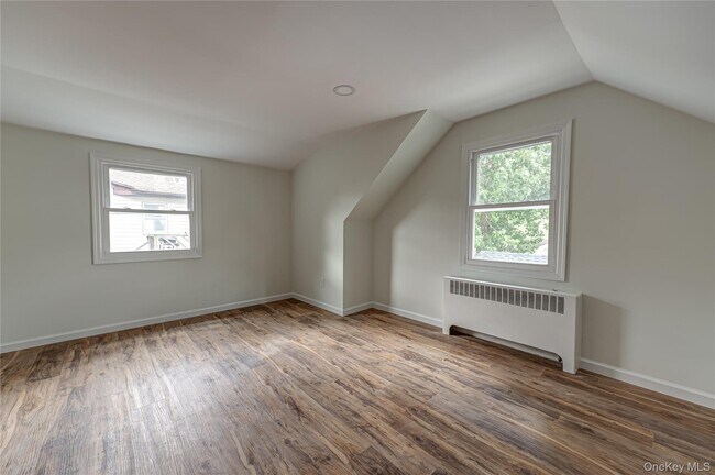 Foto del edificio - 2528 Marshall Ave