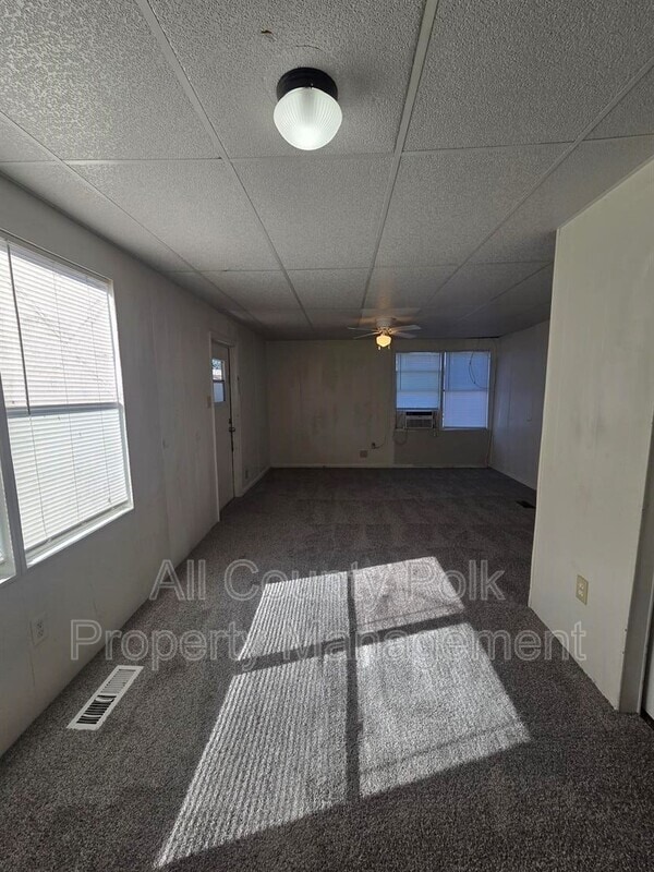 Foto del edificio - 2735 W 10th St