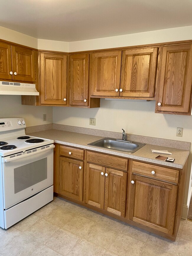 Building Photo - 159 N Delmorr Ave