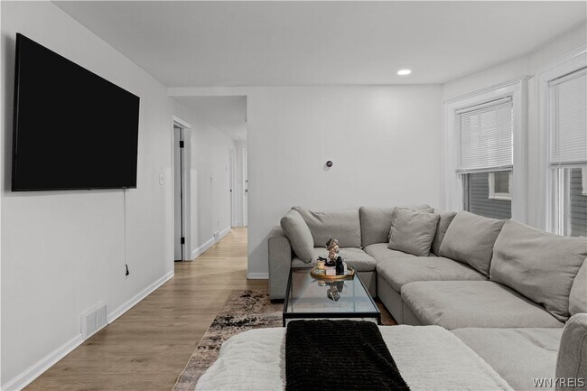 Foto del edificio - 641 Forest