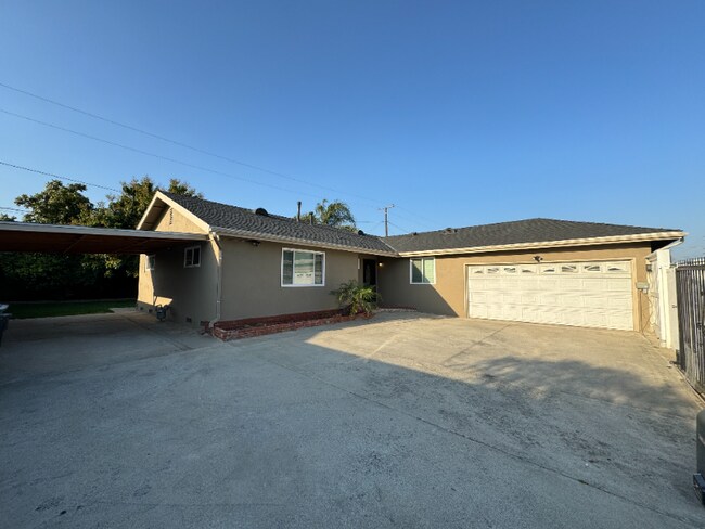 Building Photo - 543 E Covina Blvd