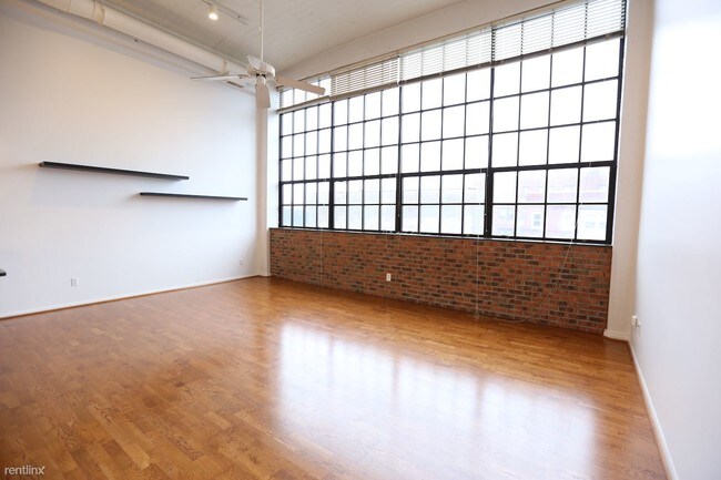 Foto del edificio - 2 br, 1 bath  - 4221 Cass Ave