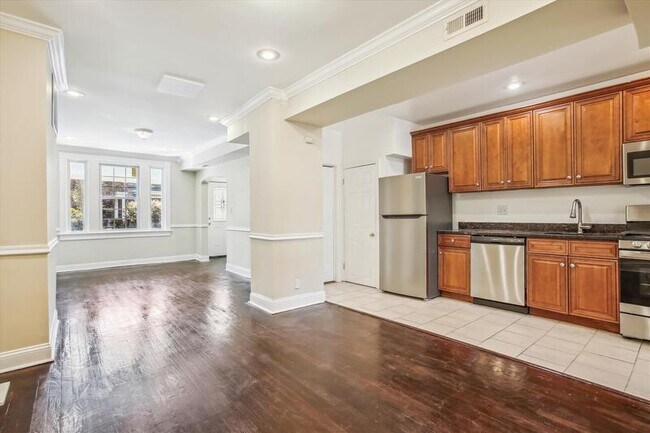Building Photo - 1429 Parkwood Pl NW