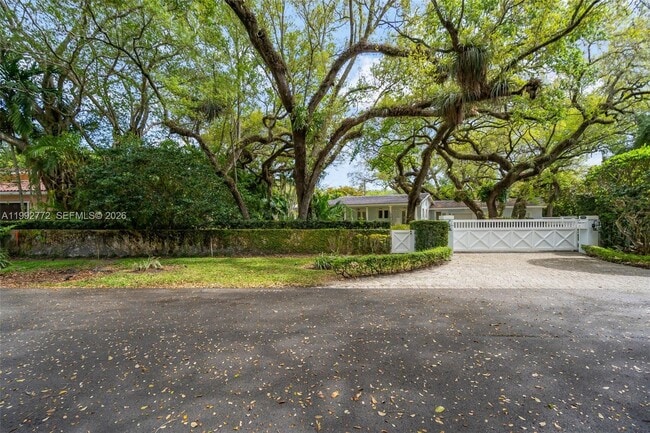Foto del edificio - 1550 Taragona Dr
