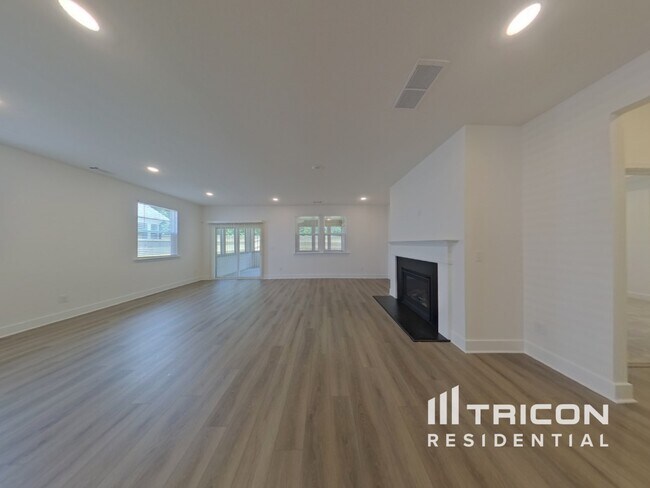 Foto del edificio - 77 Mayhaw Pt