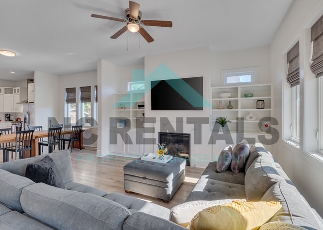 Building Photo - 1501 E Jones St