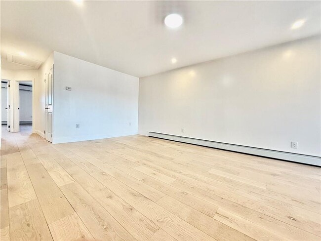 Building Photo - 1807 Shore Pkwy