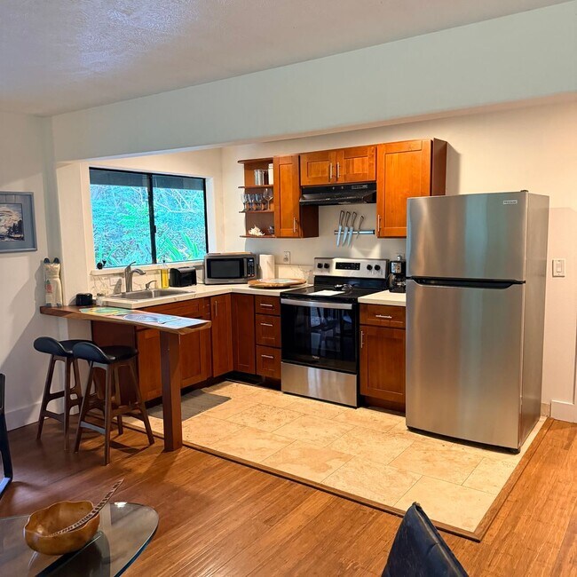 Foto del edificio - For Rent: Furnished 2-Bedroom, 1-Bath Ohana – Ha?iku