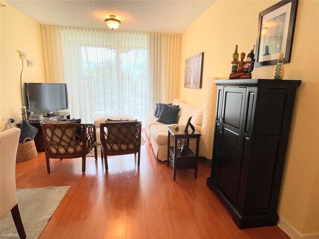 Foto del edificio - 3 br, 2 bath House - 9805 NW 52nd St Apt 308