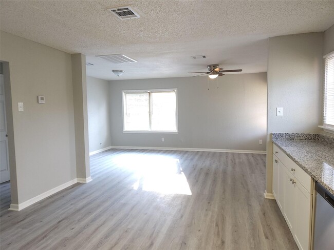 Foto del edificio - 6301 Anderson St