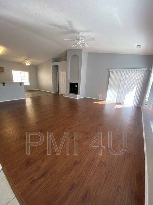 Foto del edificio - 5504 Mansfield Pl NW
