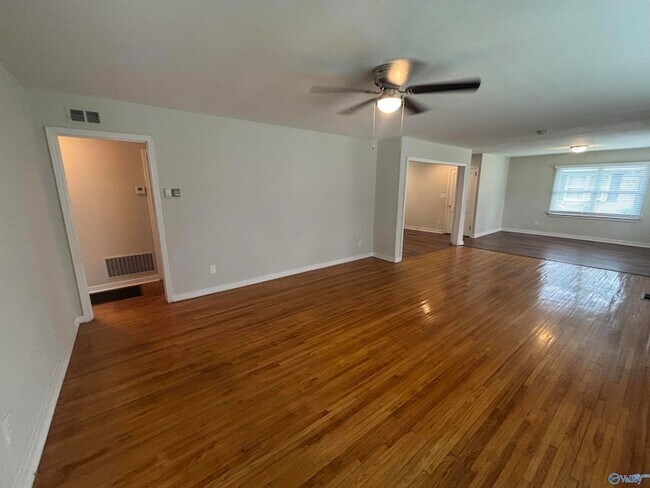 Foto del edificio - 312 Orange Cir
