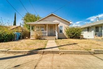 Building Photo - 1204 Ramirez St