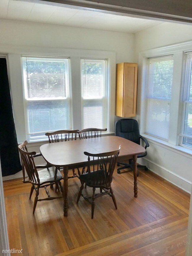 Building Photo - 2 br, 1 bath Apartment - 119 Murray St 1-2