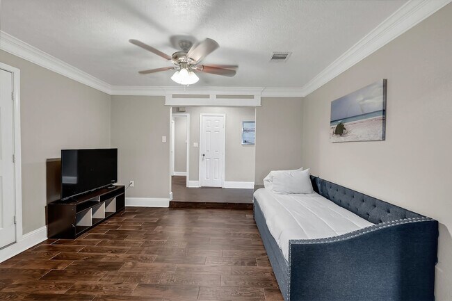 Foto del edificio - 6335 Tall Willow Dr