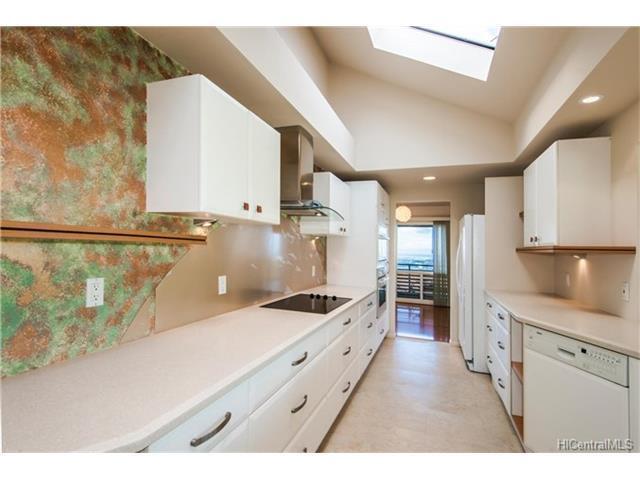 Foto del edificio - Breath-taking Coastal View, 4 Bdrm/2.5 Bath Home