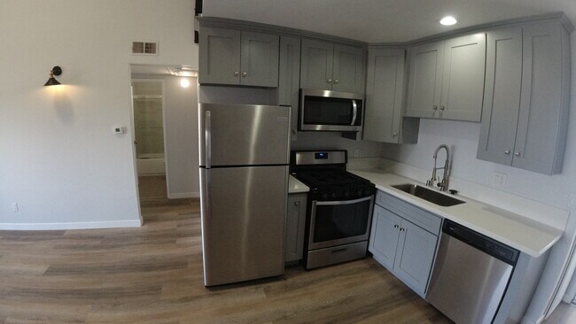 Foto del edificio - 3501 Jasmine Ave