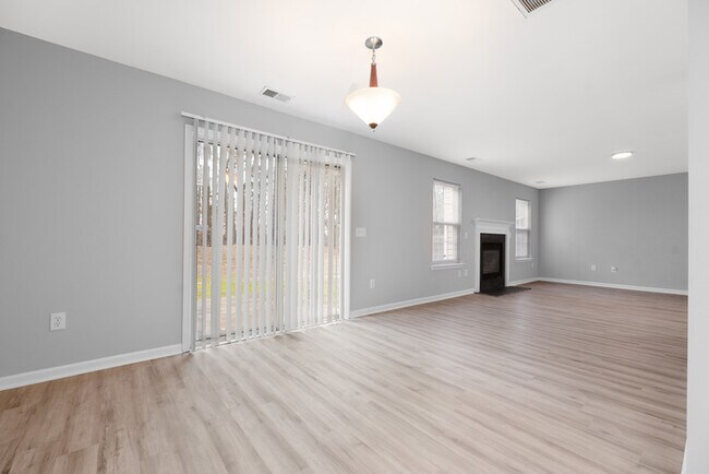 Building Photo - 1435 Highfield Ct