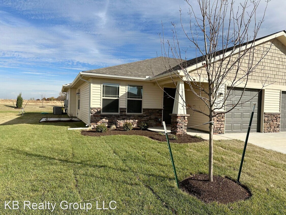 Foto principal - 3 br, 2 bath House - 309 SE Rose Garden Lane
