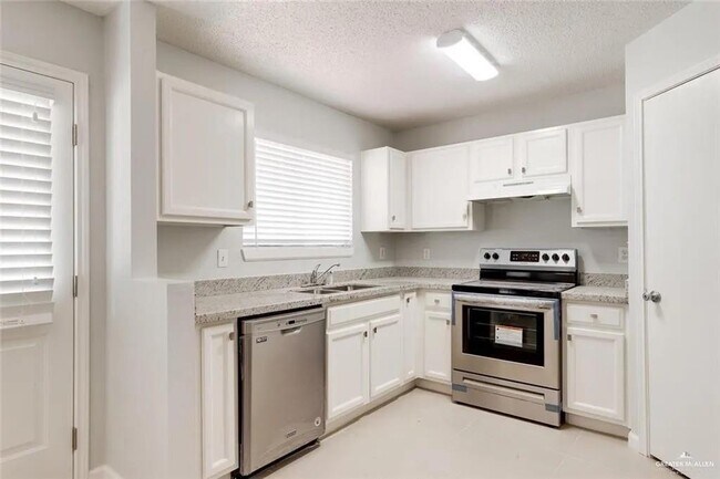 Building Photo - 3507 San Esteban St