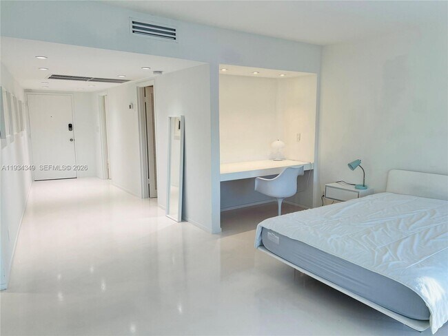 Foto del edificio - 900 Bay Dr