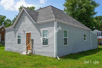 Building Photo - 1710 E Division St