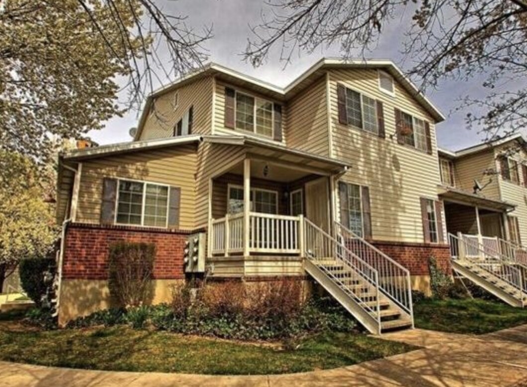Primary Photo - 262 Millpoint Pl