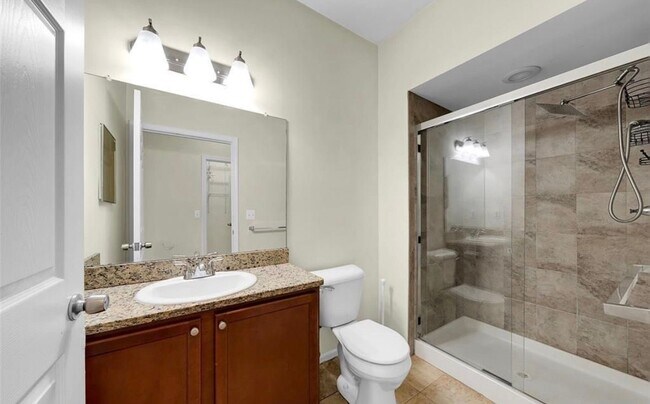 Foto del edificio - 14357 Shadywood Dr