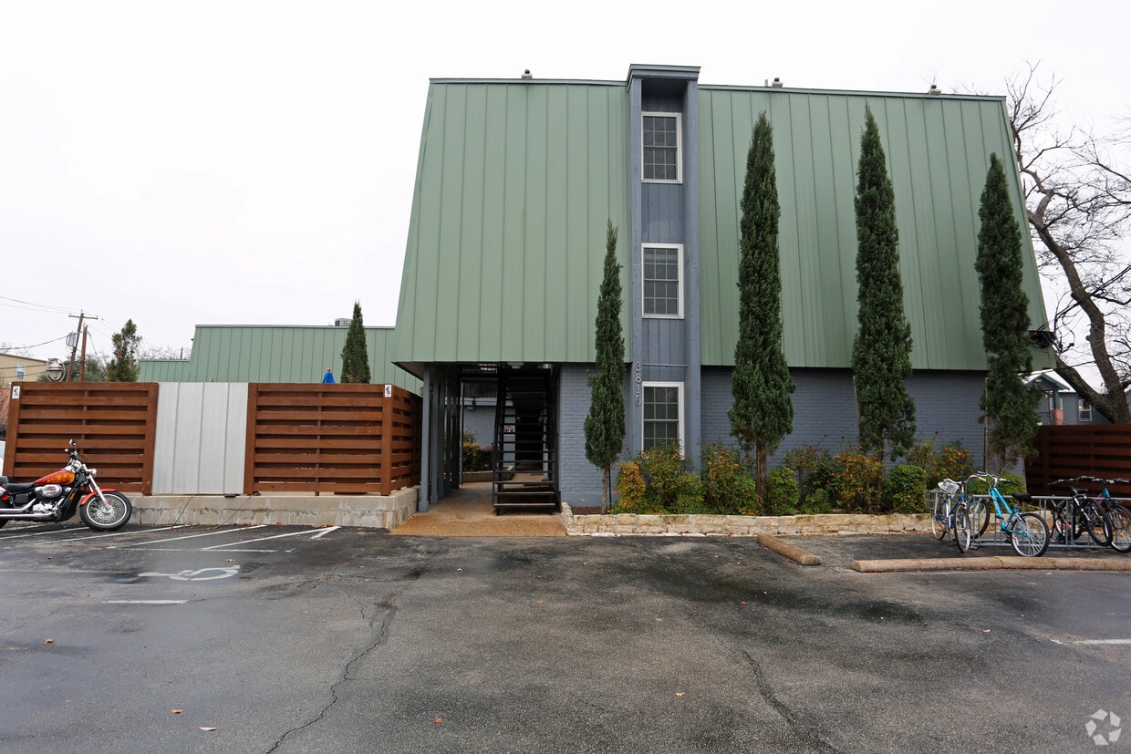 Avenel Apartments in Austin, TX