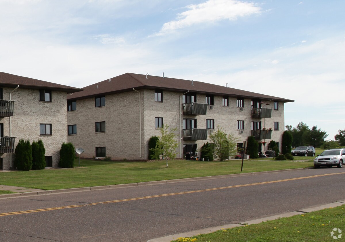 1527 N 34th St, Superior, WI 54880 Apartments in Superior, WI
