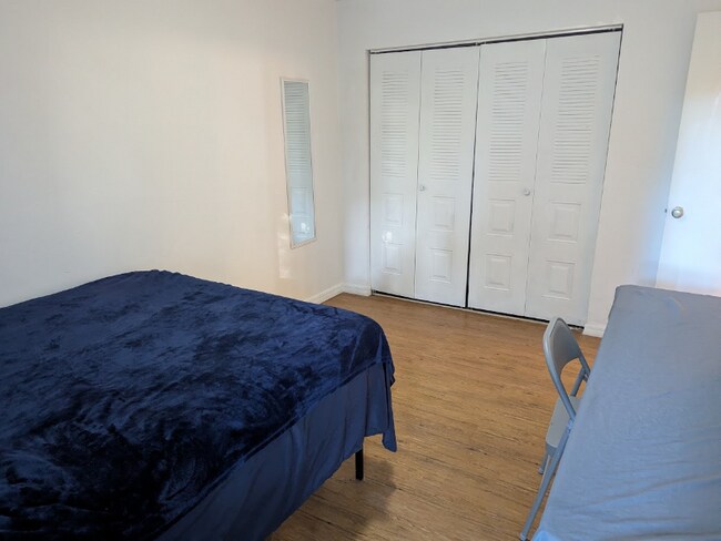 Foto del edificio - 3600 SW 23rd St