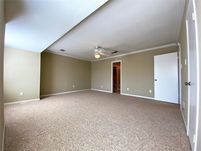 Building Photo - 751 Bering Dr