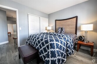 Building Photo - 3833 Via Lucia Dr