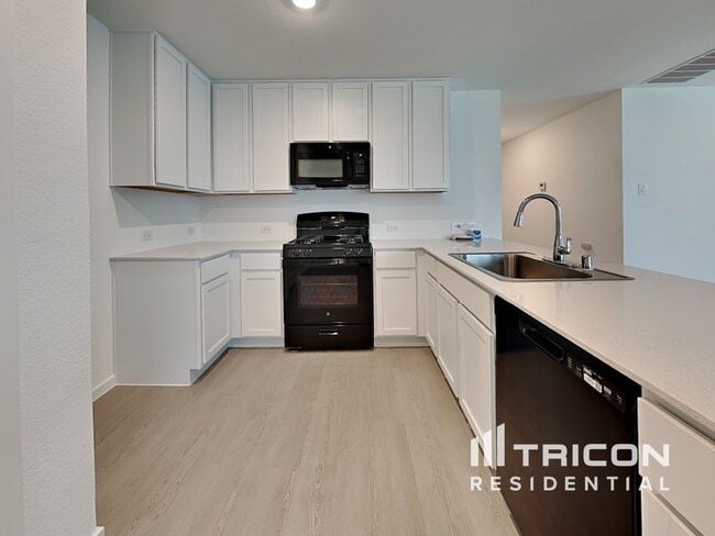 Building Photo - 1837 Kiwi Dr