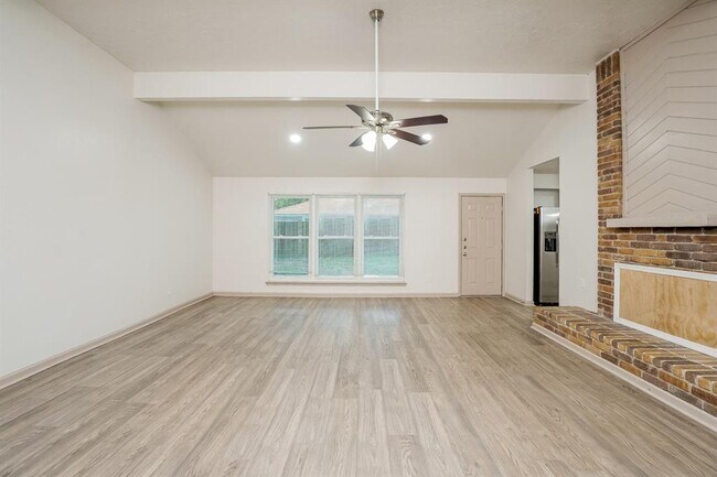 Foto del edificio - 13430 Piney Oaks Dr