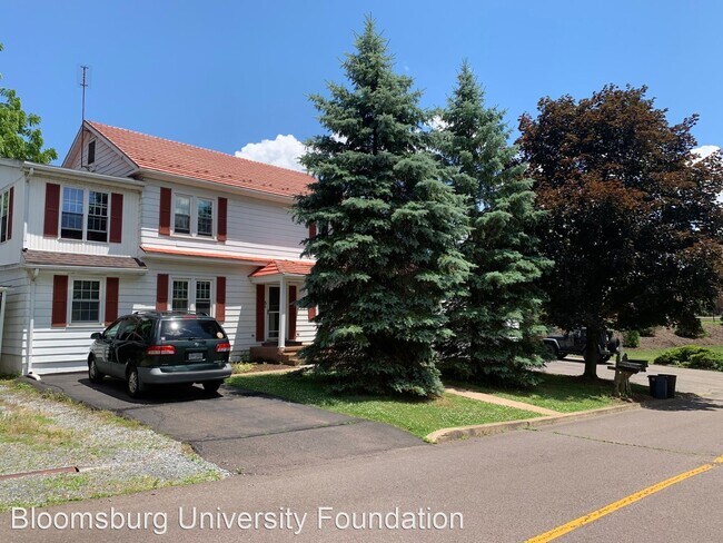 Foto del edificio - 3 br, 1.5 bath Apartment - 5 York Road