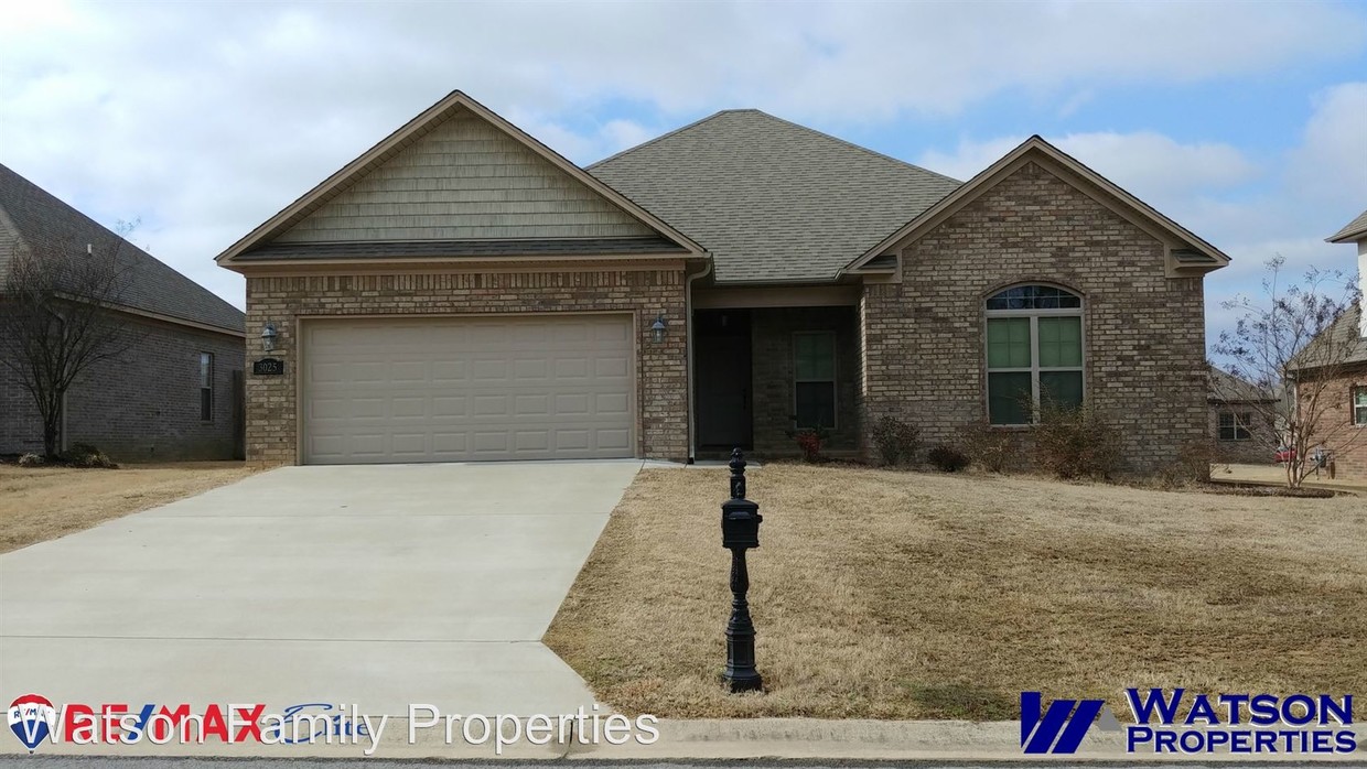 Foto principal - 4 br, 2 bath House - 3025 Plateau Drive